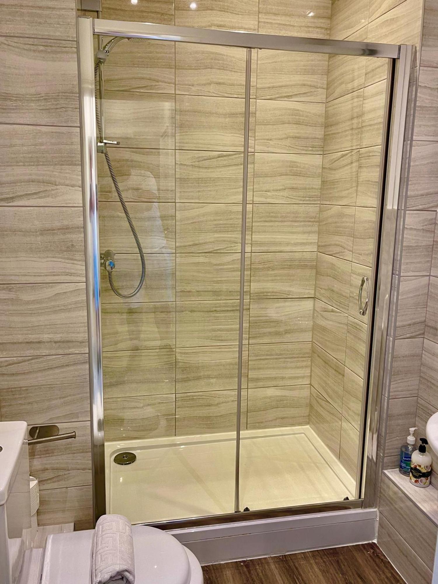 St Andrews Apartments Maidstone Luaran gambar